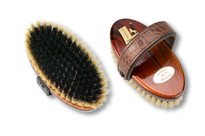 horse head brush with croco leather belt