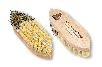 Rooty coarse grooming brush